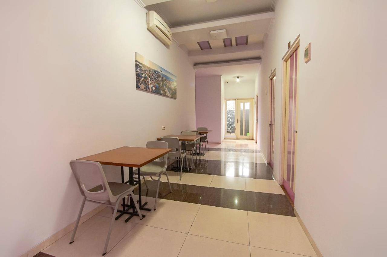 Urbanview Hotel Fiffa Kauman マラン エクステリア 写真