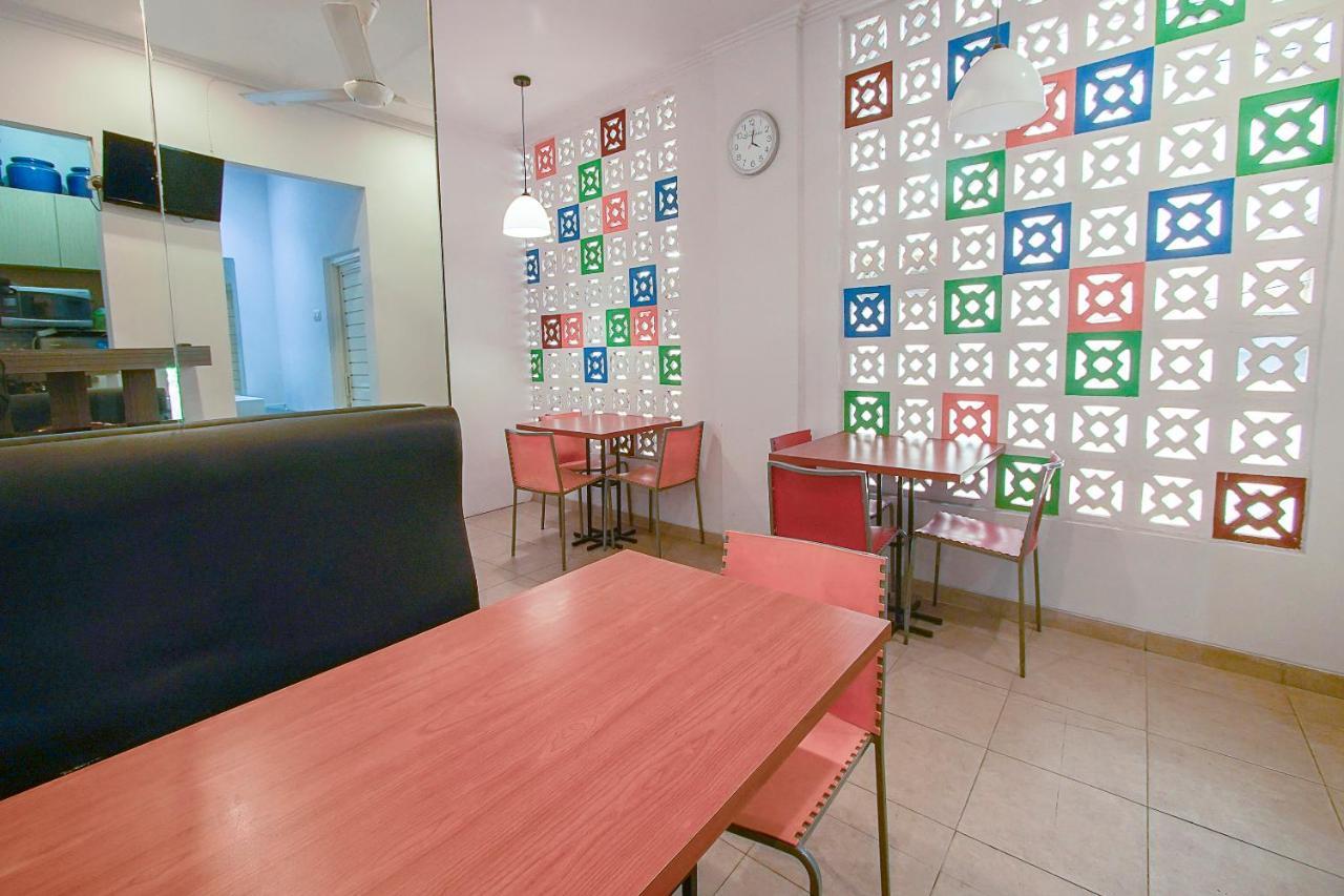 Urbanview Hotel Fiffa Kauman マラン エクステリア 写真