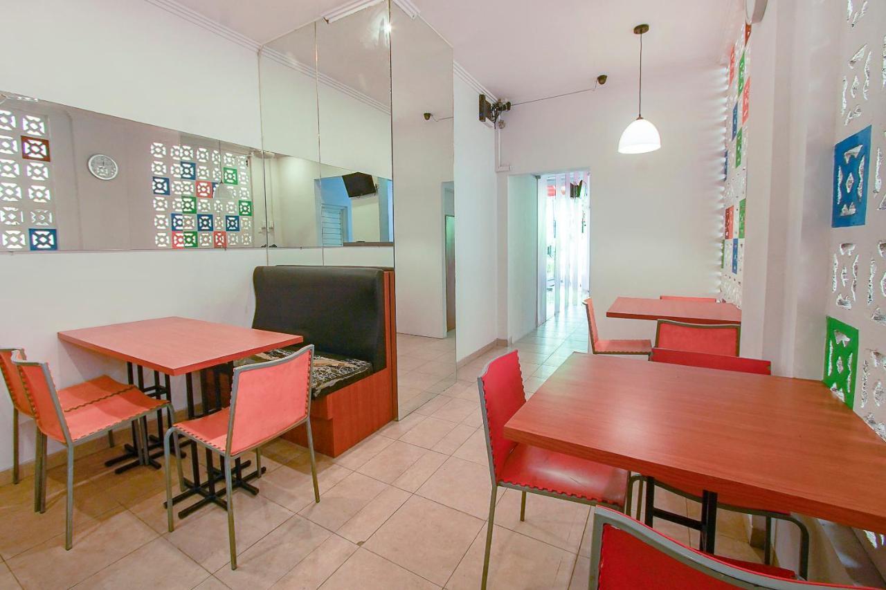 Urbanview Hotel Fiffa Kauman マラン エクステリア 写真
