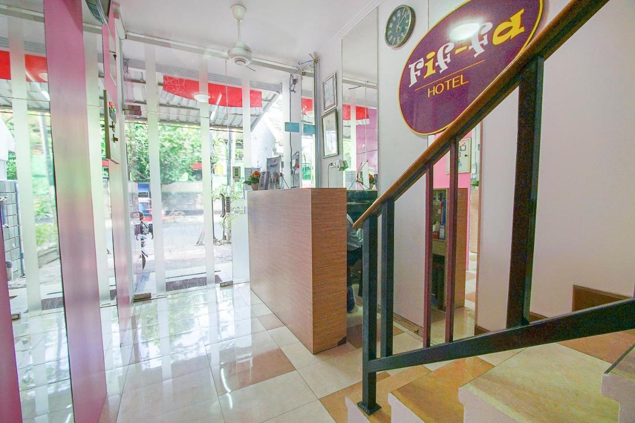 Urbanview Hotel Fiffa Kauman マラン エクステリア 写真