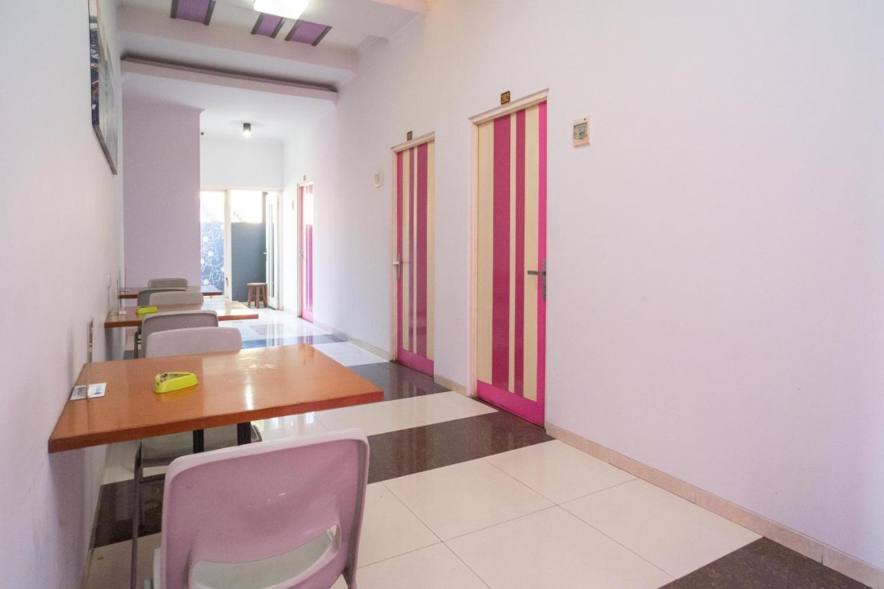 Urbanview Hotel Fiffa Kauman マラン エクステリア 写真