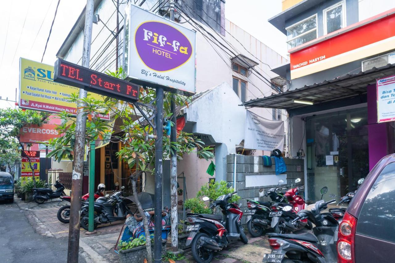 Urbanview Hotel Fiffa Kauman マラン エクステリア 写真